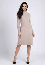 Rippstrick-Kleid tailliert mit ausgestelltem Rockteil