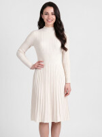 Midikleid Strickkleid tailliert mit ausgestelltem Rockteil