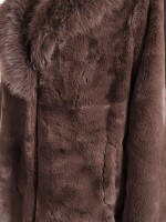 Flauschiger Midi-Mantel aus Fellimitat