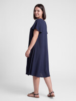 Knielanges Freizeitkleid in Glockenform mit V-Ausschnitt